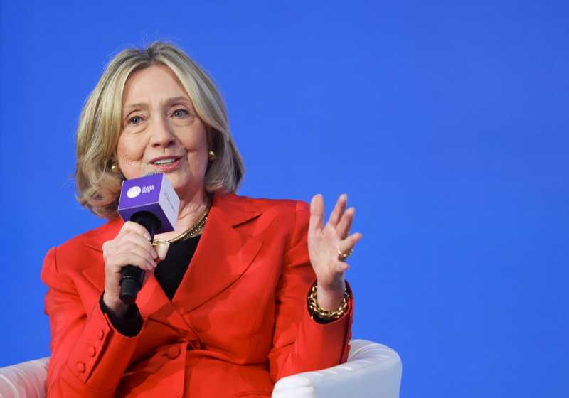 Cazul Epstein reaprinde disputa politică. Hillary Clinton îl provoacă pe Donald Trump - fond-audieri-dosarul-epstain-1772197704.webp