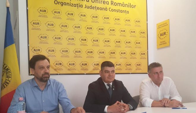 AUR susține ca Parlamentul României să funcționeze și în perioada vacanței - fond-aur-conferinta-1687542833.jpeg