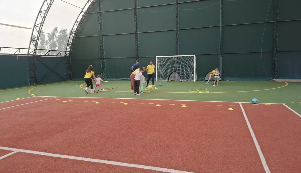 Foto - Terapie prin sport pentru copii cu autism. Proiectul Impact, demarat la Constanța