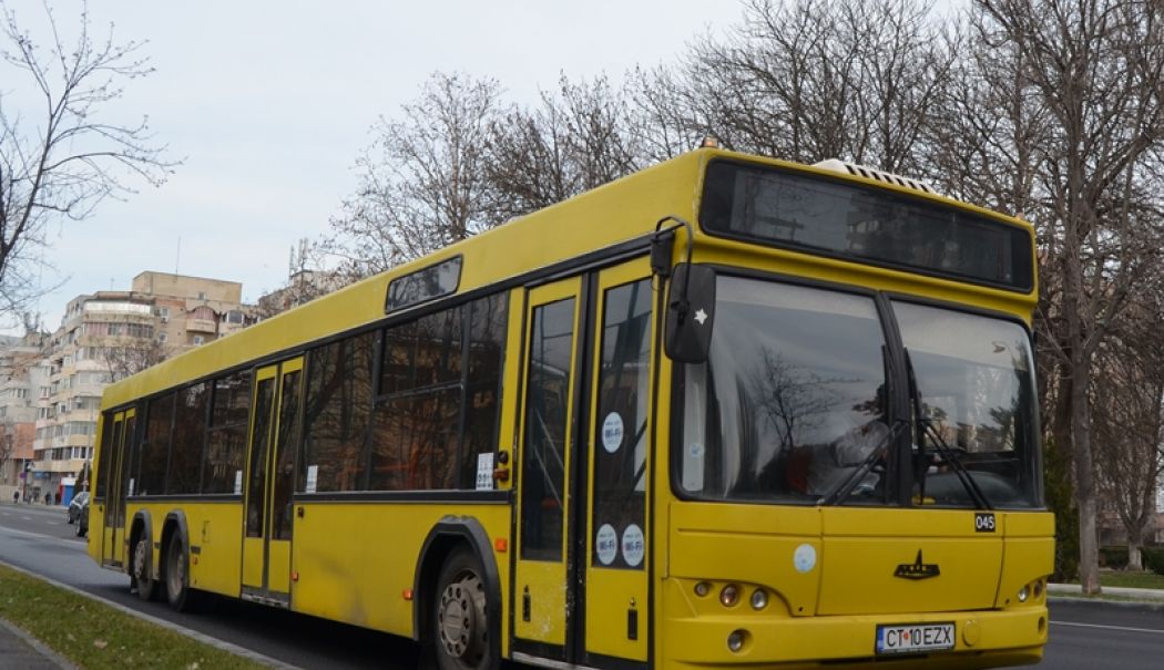 Transportul în comun, veșnica problemă! „Folosim autobuze care abia își mai țin tabla pe ele” - fond-autobuze-1737480869.JPG