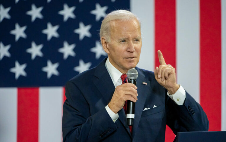 Presiuni făcute asupra lui Joe Biden pentru a se retrage din cursa prezindenţială - fond-biden-presiune-1721304362.jpg