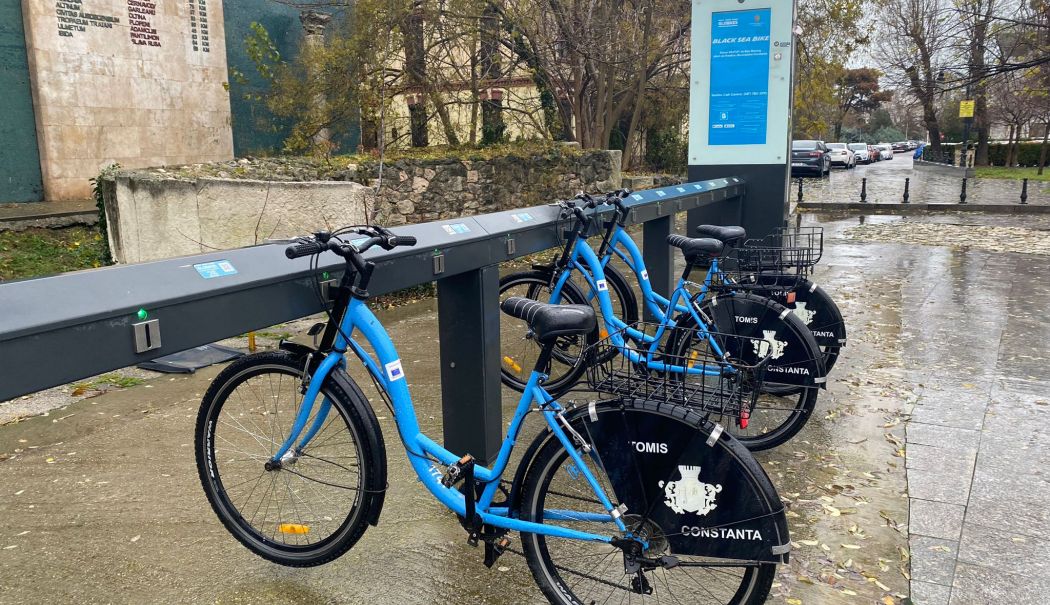 Constanța încurajează pedalatul, indiferent de vreme! Au reapărut primele biciclete care pot fi închiriate gratuit - fond-bikesharing-2-1733851300.jpeg