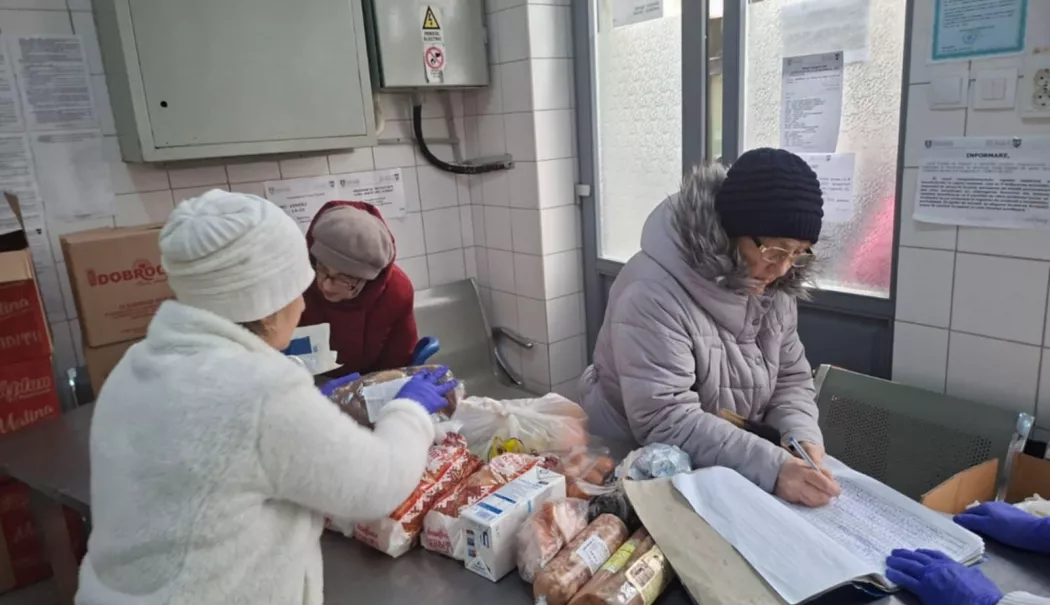 Realitatea dură a sărăciei din Constanța. „Fără cantină, nu m-aș descurca!” - fond-cantina-1766939782.webp