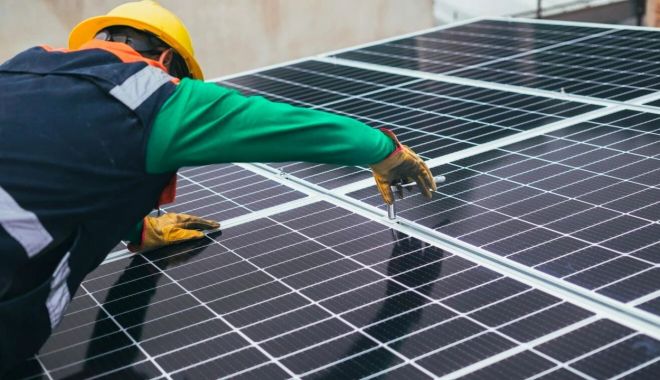 Guvernul s-a răzgândit. Nu mai taie banii pentru Casa Verde Fotovoltaice - fond-casa-verde-fotovoltaice-1702925538.jpg