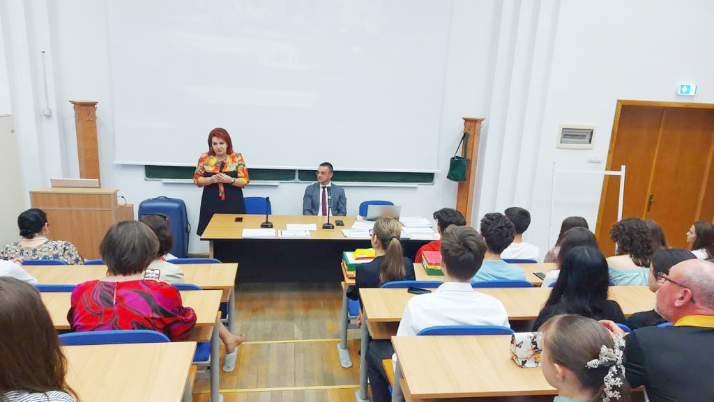 Biologia face cinste Centrului de excelență constănțean, cu cei mai mulți elevi calificați național - fond-centrul-de-excelenta-1714676109.jpg