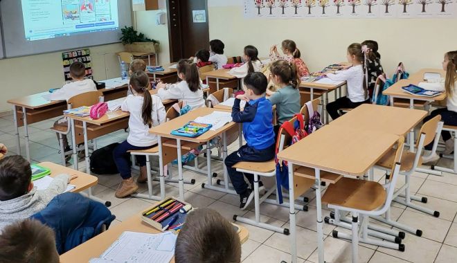 În premieră, IŞJ Constanța a adăugat clase pregătitoare câtorva școli de cartier - fond-clase-pregatitoare-1711655359.jpg