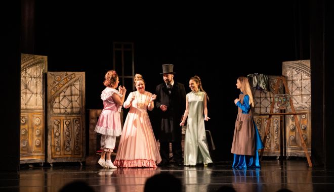 La Teatrul „Căluțul de Mare”, spectacolul „Cenușăreasa” se joacă cu casa închisă
