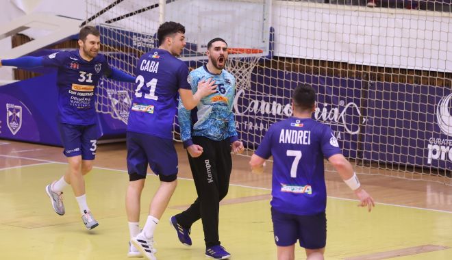 Handbaliştii de la CSM Constanţa au produs surprinza în Sala Sporturilor şi au scos Dinamo din Cupa României - fond-csm-dinamo-1681386649.jpg