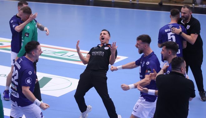 Constanţa a respirat handbal. CSM a răpus vedetele de la Sporting Lisabona într-o atmosferă incendiară - fond-csm-handbal-sporting-1698256947.jpg