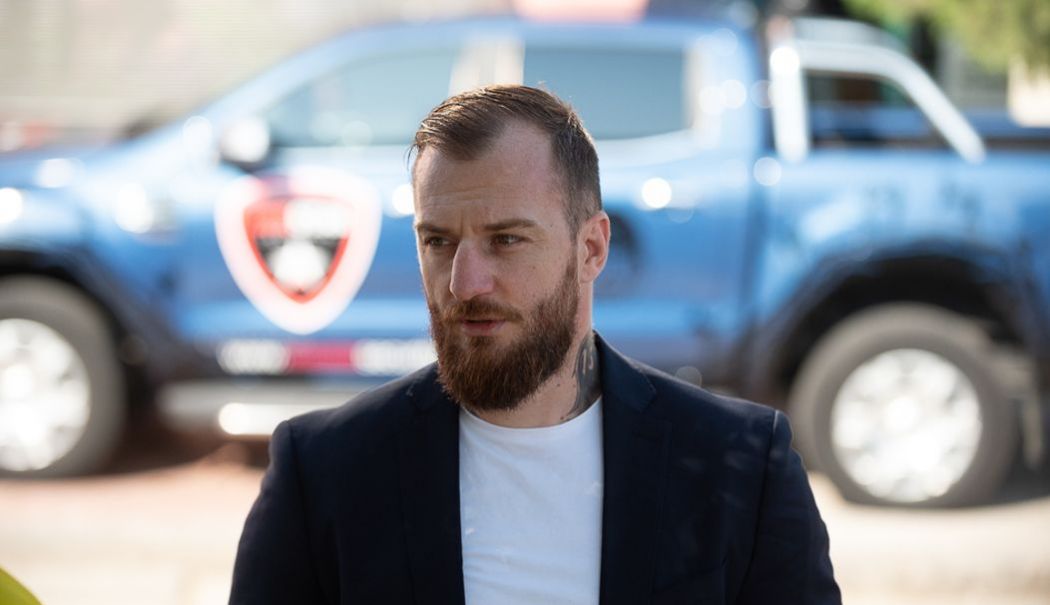 Alex Filip şi CSM Constanţa promovează sporturile de contact în oraşul de la malul mării - fond-csm-k1-1751797125.jpg
