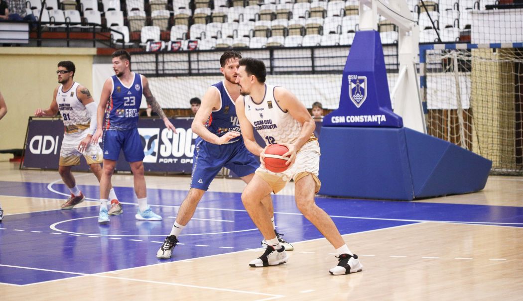 Baschetbaliştii de la CSM Constanţa au început cu dreptul noul sezon din Liga Naţională - fond-csm-rezultate-1727001667.jpg