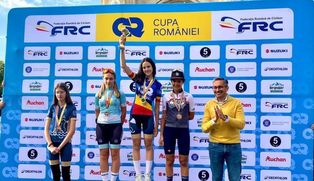 Rezultate importante obţinute de sportivii de la CSM Constanţa. Handbalul, rugby-ul şi ciclismul, la înălţime - fond-csm-rezultate-1759757857.jpg