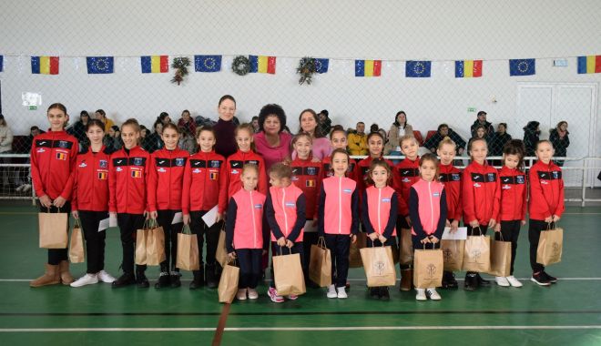 Sportivii din comuna Cumpăna, premiaţi în preajma sărbătorilor de iarnă - fond-cumpana-copii-1703163813.jpg