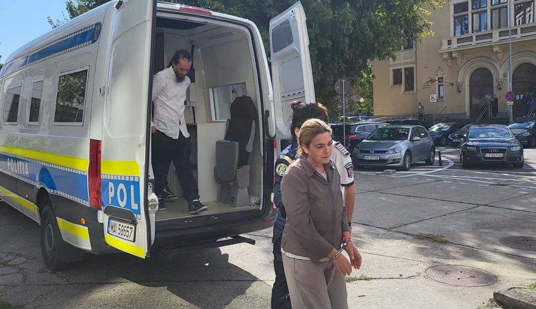 Dana Marijuana, din nou în fața judecătorilor din Constanța. Artista vrea să fie judecată în libertate - fond-dana-marijuana-1727196318.jpg