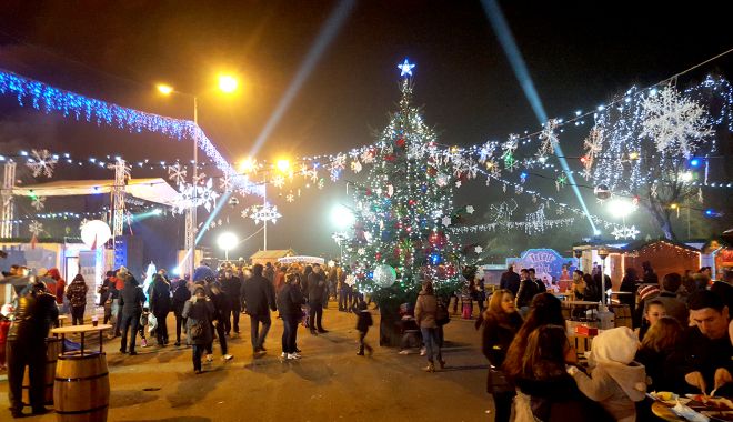 Primăria Constanța pregătește iluminatul festiv. Sume uriașe, puse la bătaie pentru decorațiuni! - fond-decoratiuni-1699558169.jpg
