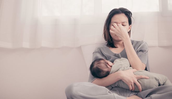 Depresia postnatală și semnele care te îndeamnă să ceri ajutor - fond-depresie-postnatala-1701005218.jpg
