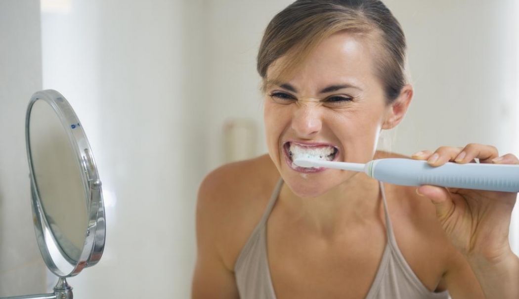 Igiena dentară vă scapă de vizitele dese la stomatolog! - fond-dinti-2-1741944147.jpg