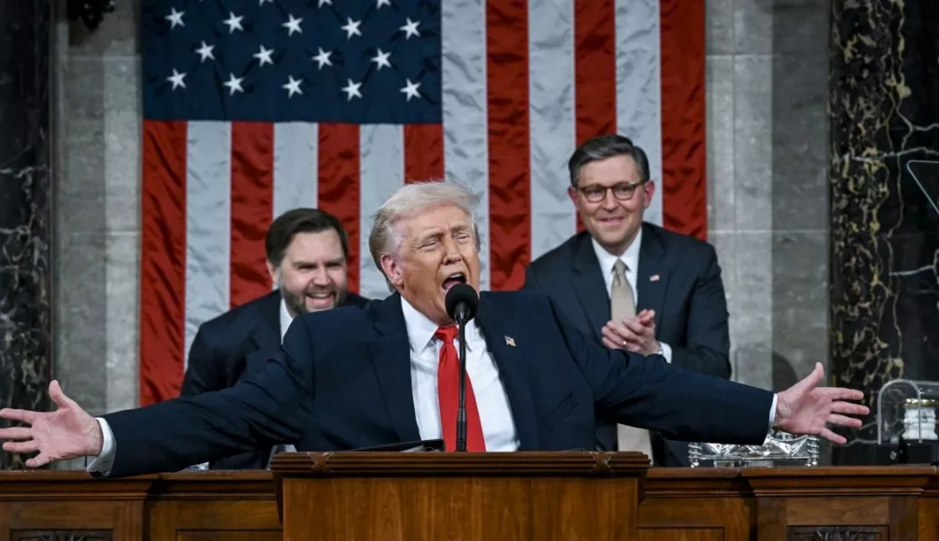 Donald Trump, discurs record despre Starea Uniunii. „Trăim epoca de aur a Americii” - fond-discurs-trump-1772036552.webp