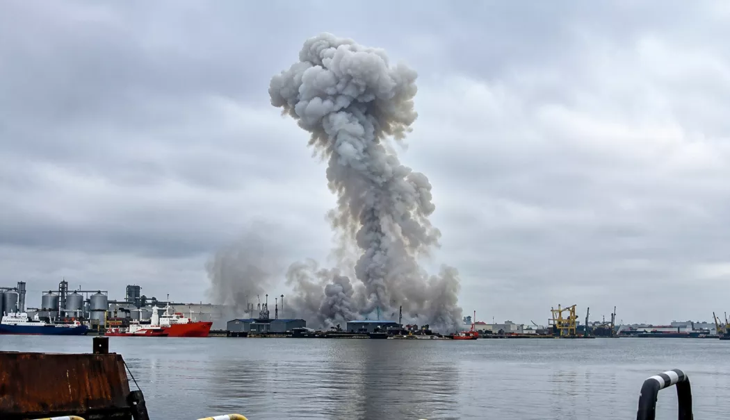 Cine apără România? Autoritățile pasează „pisica“ după explozia dronei din portul Constanța