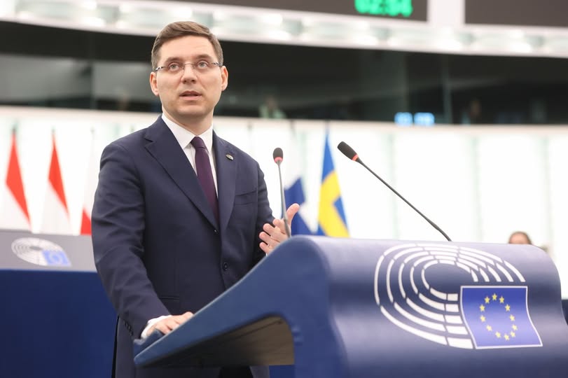 Va avea România, în continuare, un parteneriat strategic cu SUA în era Trump? „Ține de noi să ne pregătim” - fond-era-trump-1737384117.jpg