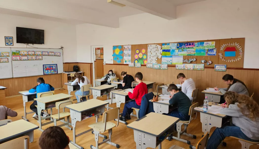 După 10 ani de evaluări naționale la clasele mici, profesorii se întreabă ce folos au avut. „Timp pierdut și hârțogărie”