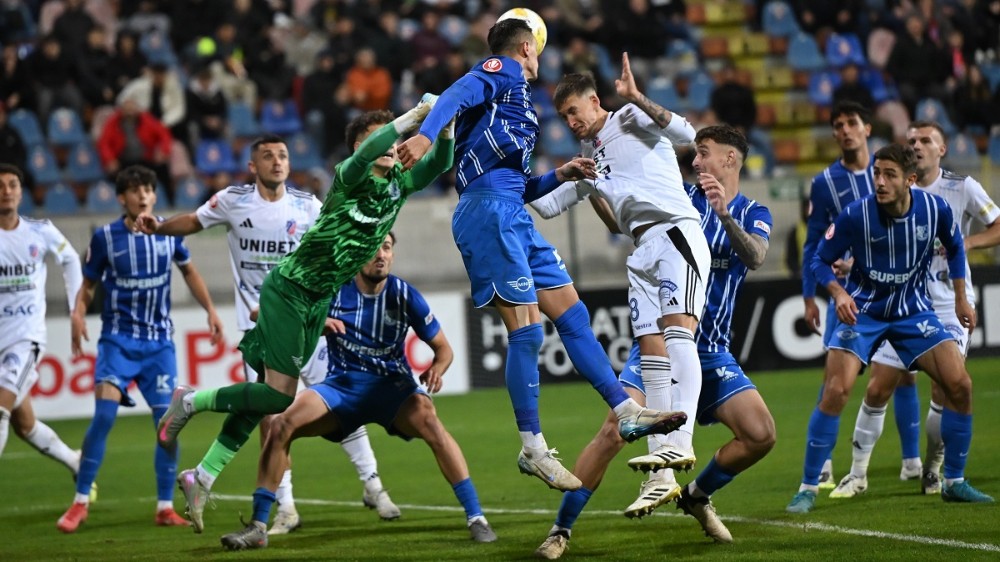 FC Farul, rezultat de egalitate cu FC Botoșani, în Cupa României. Opt tineri au debutat la „marinari” - fond-farul-cupa-1761917231.jpg