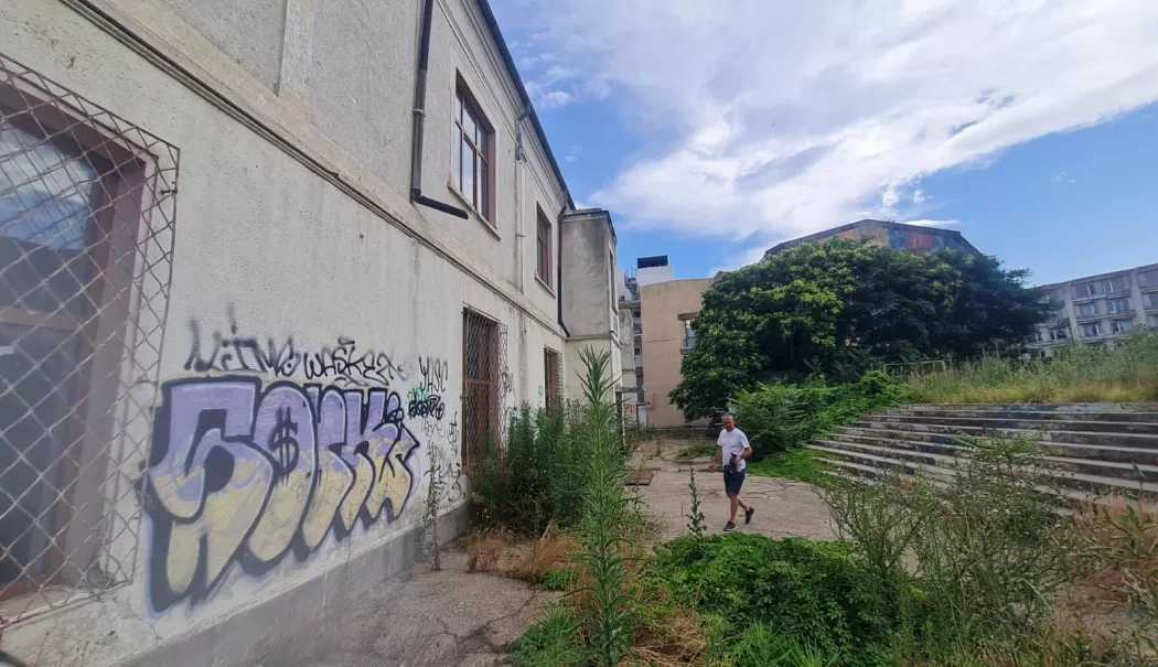 Fosta școală grecească, 160 de ani de istorie transformați în ruină!
