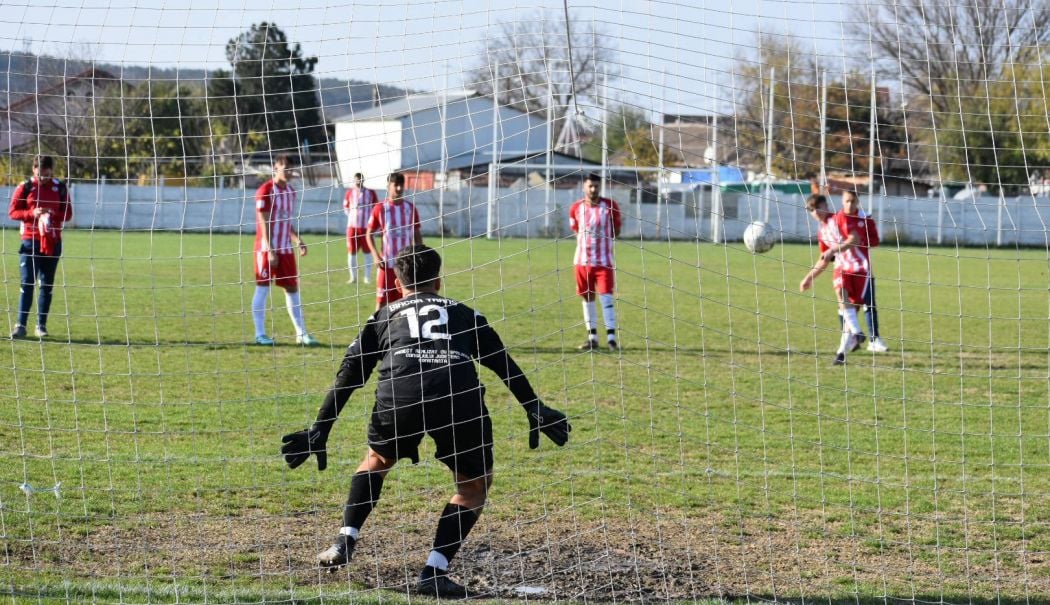 Ploaie de goluri în Liga a IV-a, la Constanța. Partide spectaculoase și rezultate notabile - fond-fotbal-mic-1763988446.jpg