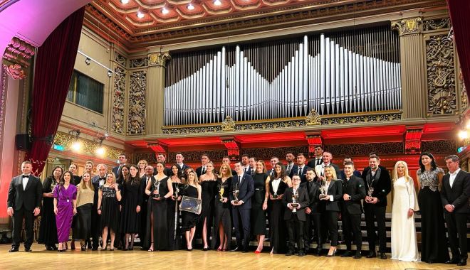 Mai mulţi constănţeni premiaţi la Gala Sportului Românesc 2023 - fond-gala-sport-1708011068.jpeg