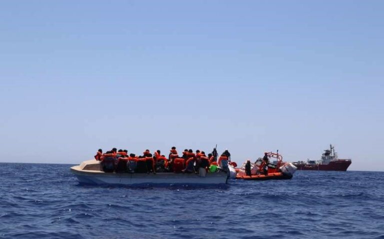 79 de persoane, salvate de polițiștii Gărzii de Coastă, într-o misiune în Marea Mediterană - fond-garda-de-coasta-1720706241.jpg