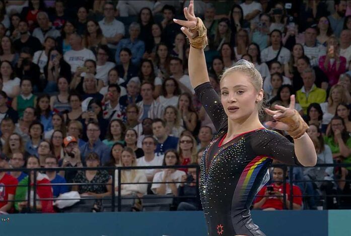 Sabrina Voinea a strălucit la bârnă şi la sol. România a încheiat calificările pe locul al doilea