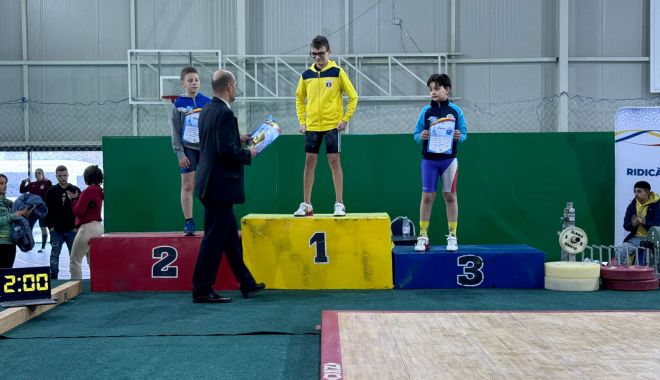 Performanţe notabile pentru halterofilii de la Clubul Sportiv Orăşenesc Ovidiu - fond-haltere-rezultate-1710769243.jpg