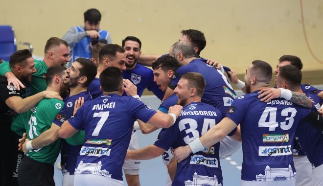 Calificare superbă pentru handbaliştii de la CSM Constanţa. Ungurii de la Tatabanya, învinşi în Sala Sporturilor - fond-handbal-calificare-1701286842.jpg