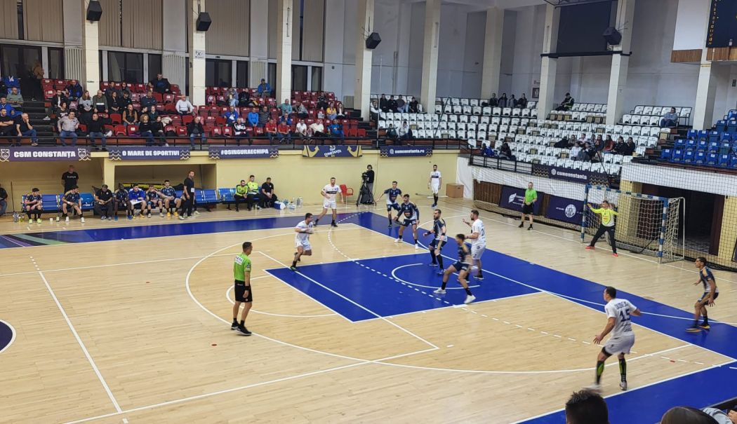 CSM Constanța continuă pregătirea înainte de startul returului din Liga Zimbrilor - fond-handbal-pregatire-1769334327.webp