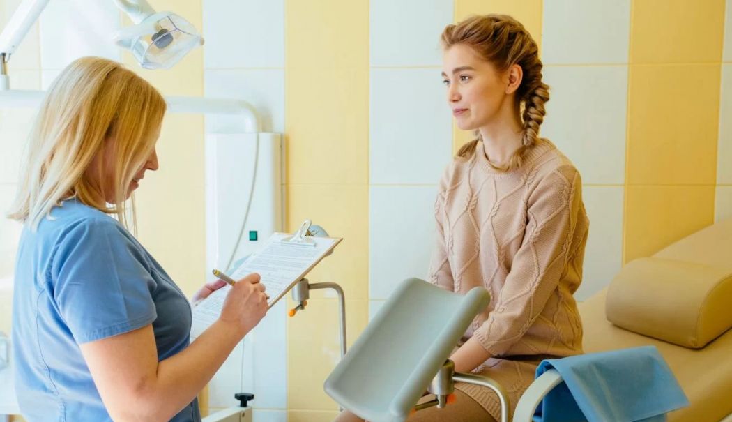 Histerectomia nu mai înseamnă tăieturi mari și recuperare grea - fond-histerectomiejpg-2-1758628370.jpg