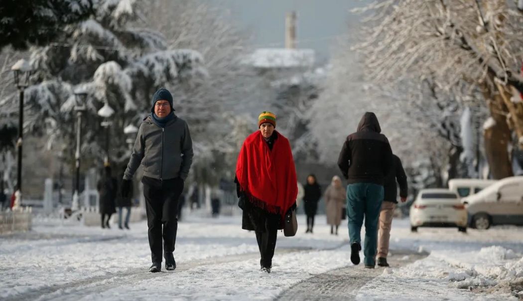 Iarna nu vă afectează sănătatea. Gerul distruge microbii - fond-iarna-1736253607.jpg