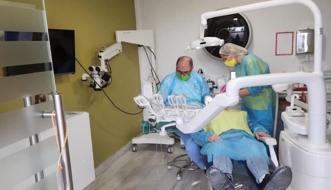Implantul subperiostal, o alternativă pentru cei care nu pot beneficia de reconstrucţii osoase complexe - fond-implanturijpg-2-1678272508.jpg
