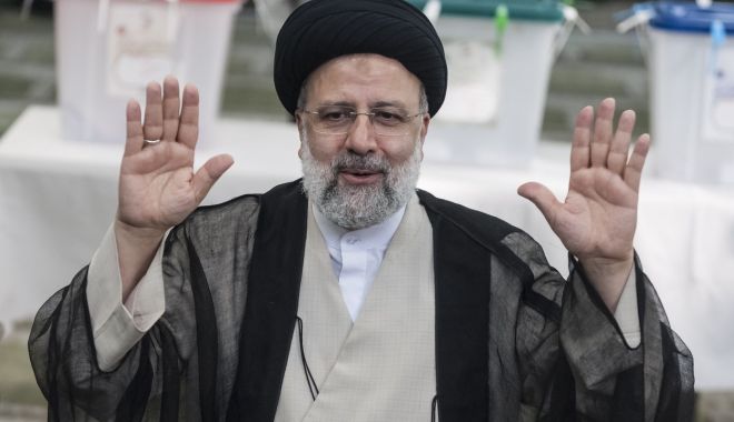 Iranienii ies la vot, dar nu se aşteaptă o schimbare politică - fond-iran-1709302442.jpg