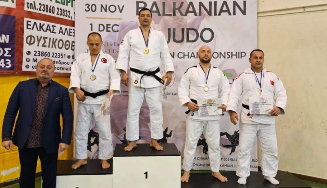 George Lozovanu, de la ACS Pantheon Constanţa, dublu campion balcanic la judo - fond-judo-constanta4-1733231480.jpg