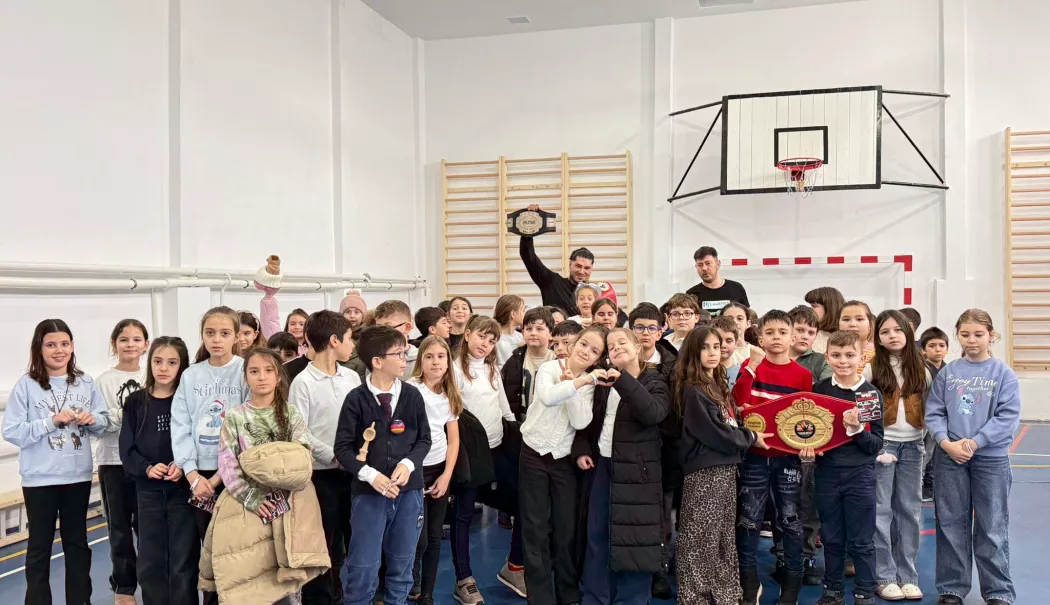Lecții despre curaj și respect, direct în școli. Academia Urban Legend continuă campania „No Bullying” - fond-k1-publi-1770989063.webp