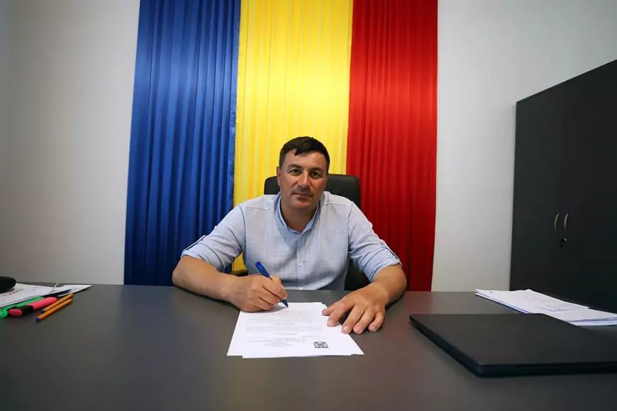 Primarul comunei Lipniţa își dorește să unească cu asfalt toate satele - fond-lipnita-1724677792.jpg