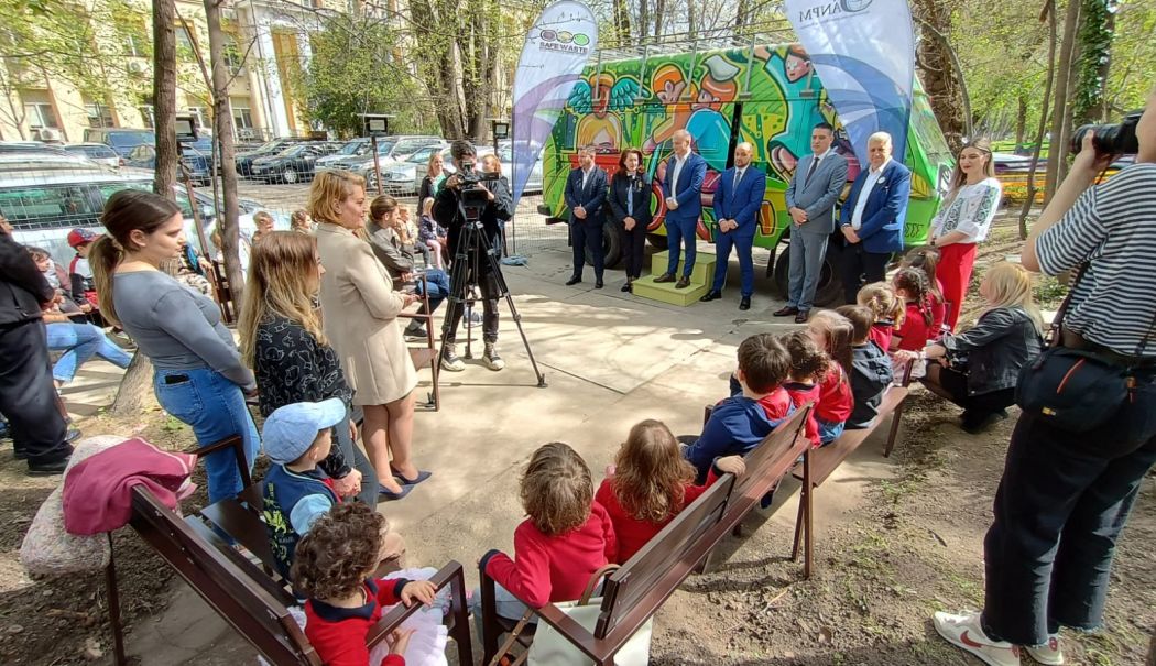 Microbuzul-pădure, cea mai nouă inițiativă a Agenției Naționale pentru Protecția Mediului - fond-microbuz-1712506779.jpg