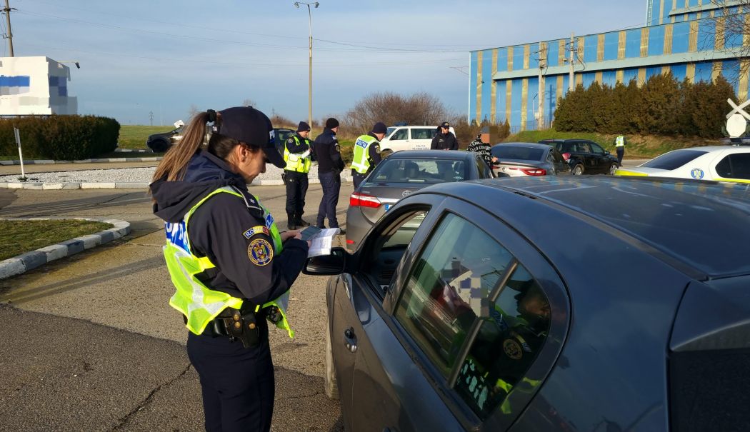 Schimbări majore propuse în Codul Rutier 2025, ce privesc examenul și polițele de asigurare - fond-modificarile-codului-rutier-1739725205.jpg