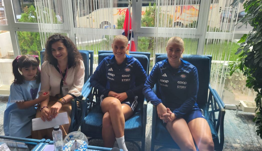 Fotbalistele norvegience, după meciul cu Farul, își doresc să viziteze Constanța - fond-norvegience-fotbal-1725630020.jpg