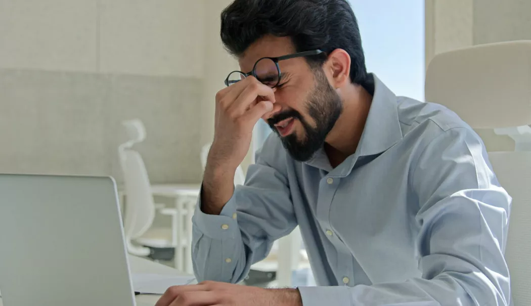 V-a intrat ceva în ochi? Aflați cum să acționați fără să agravați situația