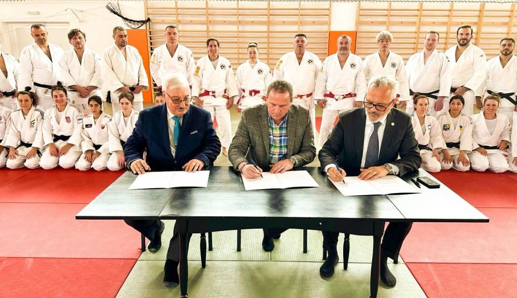 Clubul Sportiv Pantheon Constanţa, acord important semnat pentru judo-ul românesc - fond-pantheon1-1741684275.jpg