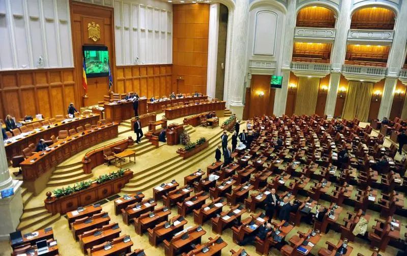 Parlamentarii constănțeni, în slujba alegătorilor. Programul pentru audienţe - fond-parlamentari-1740059360.jpg