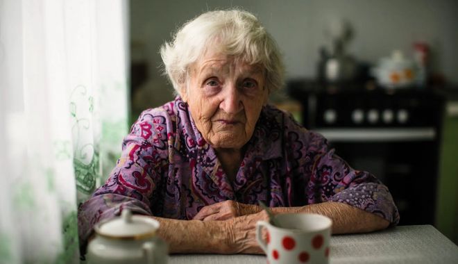 Oare cum se descurcă? Un sfert dintre pensionarii constănţeni trăiesc lunar cu 1.125 de lei - fond-pensiijpg-2-1693489468.jpg