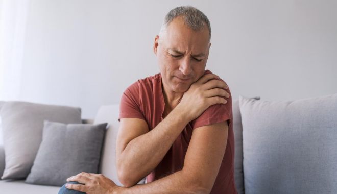 Nu vă îngrijorați! Inflamaţia articulaţiei umărului se reduce cu ajutorul tratamentelor - fond-periartrita-3-1680005885.jpg