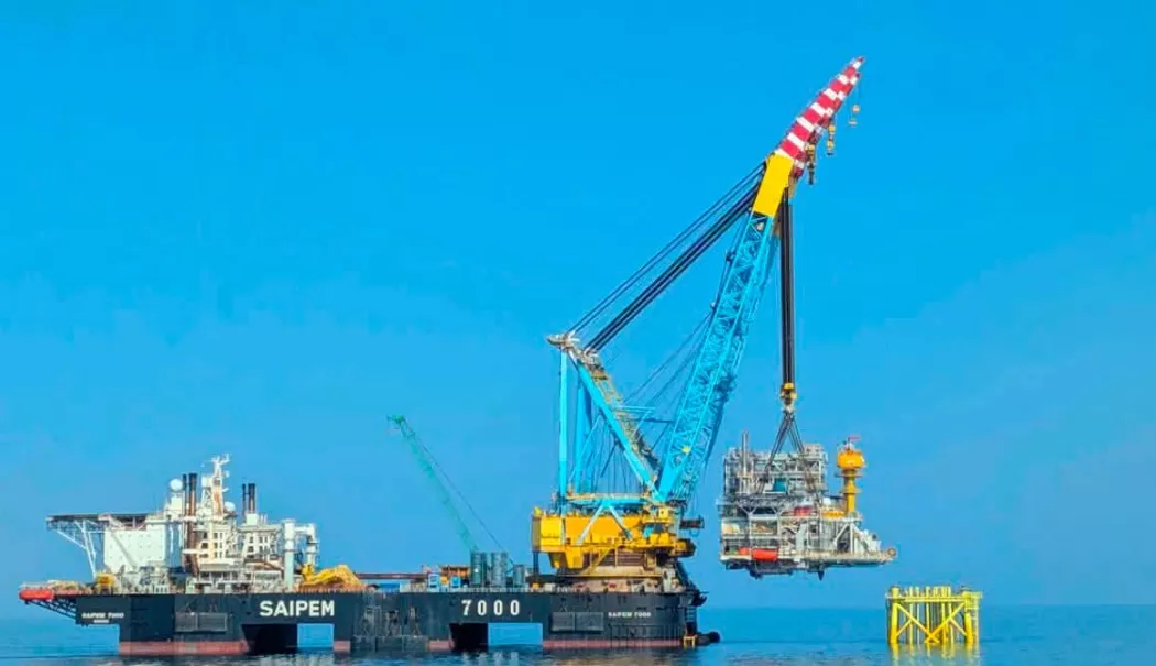 Foto - Platforma Neptun Deep, instalată în Marea Neagră. „România va deveni cel mai mare producător de gaze din UE”